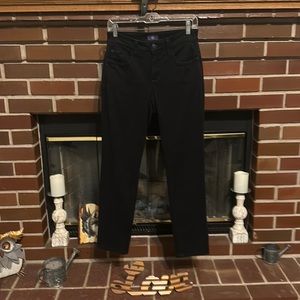 Not your daughters jeans size 2    C03